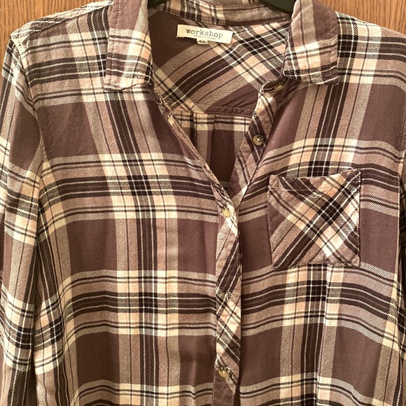 Women’s button down flannel long sleeve Medium - Picture 4 of 4